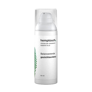 eine Nahaufnahme einer Flasche Hemptouch beruhigende Gesichtscreme mit CBD (50 ml) auf weißem Hintergrund.