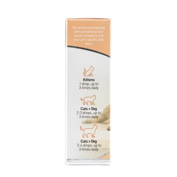 Eine Flasche Renova - CBD-Öl 2,5% für Katzen (10ml) für Katzen auf weißem Hintergrund.